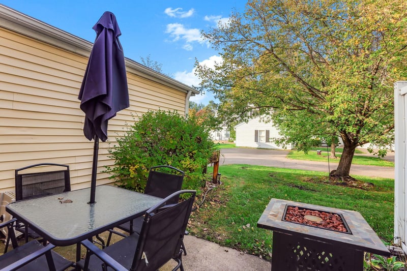 1480 Granada Ave N, Oakdale, MN 55128