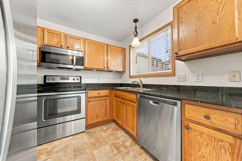 15515 Foghorn Ln, Apple Valley, MN 55124