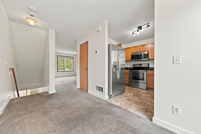 15515 Foghorn Ln, Apple Valley, MN 55124