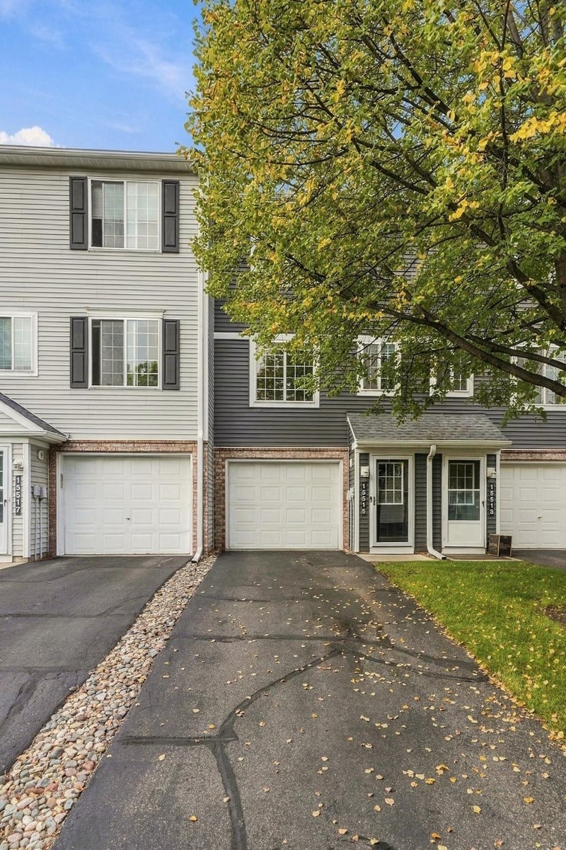 15515 Foghorn Ln, Apple Valley, MN 55124