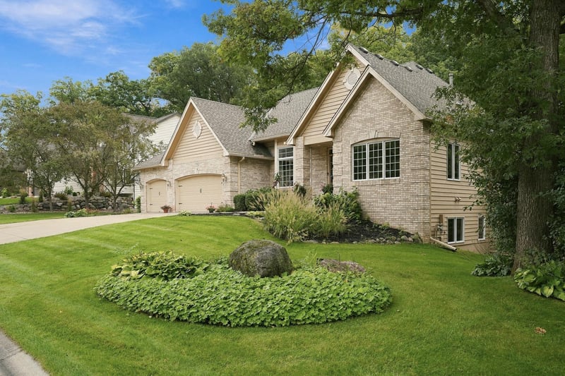 17700 Layton Pa, Lakeville, MN 55044