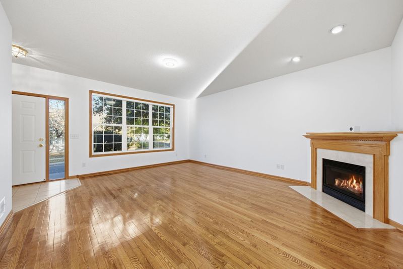 9769 Gable Dr, Eden Prairie, MN 55347
