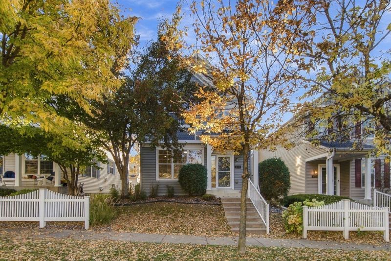 9769 Gable Dr, Eden Prairie, MN 55347