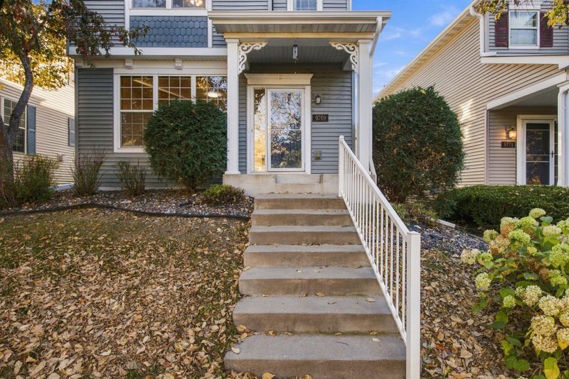 9769 Gable Dr, Eden Prairie, MN 55347