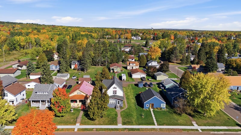 911 10th Ave, Two Harbors, MN 55616