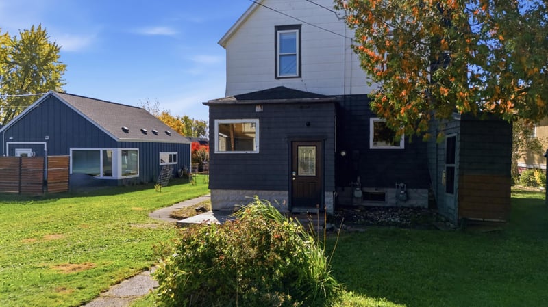 911 10th Ave, Two Harbors, MN 55616