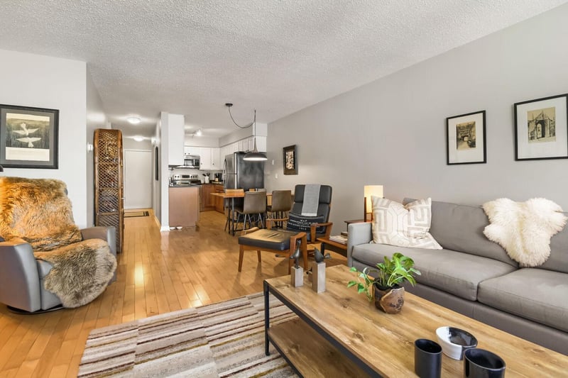 2727 W 43rd St #412, Minneapolis, MN 55410