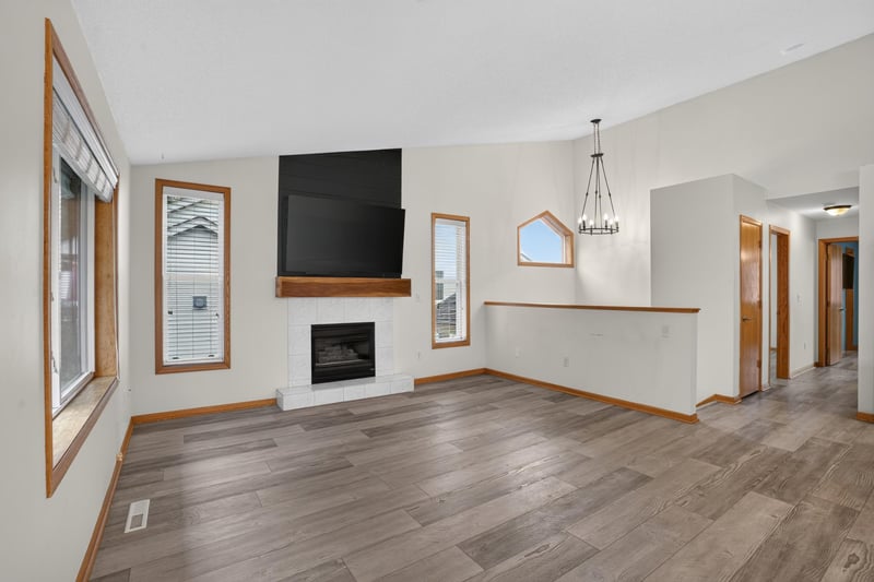 8379 143rd St W, Apple Valley, MN 55124
