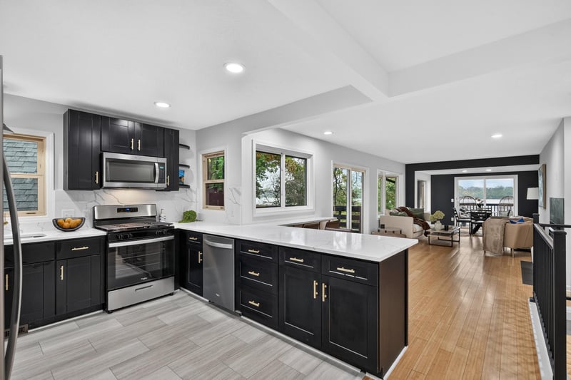 5261 Twin Lake Blvd E, Brooklyn Center, MN 55429