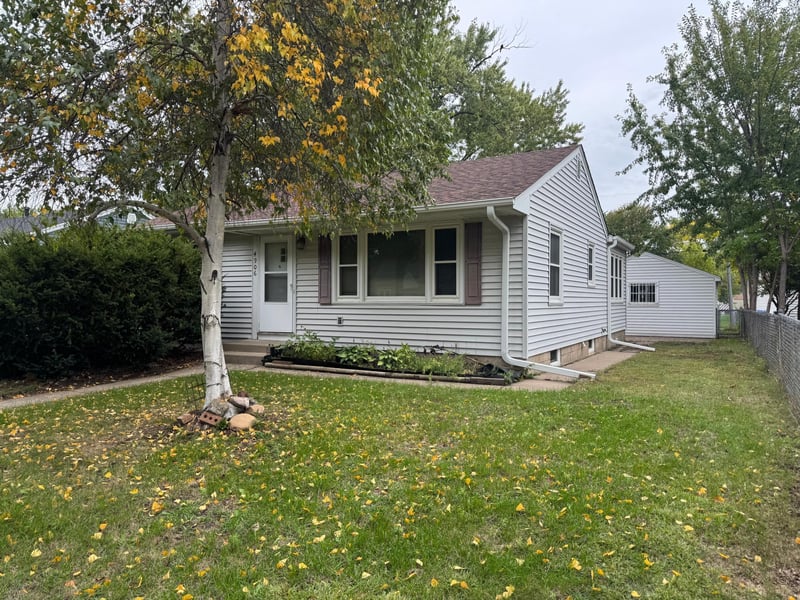 4906 Thomas Ave N, Minneapolis, MN 55430