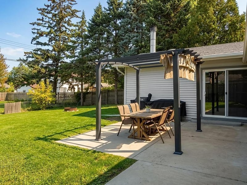 4247 Sandstone Dr, Eagan, MN 55122