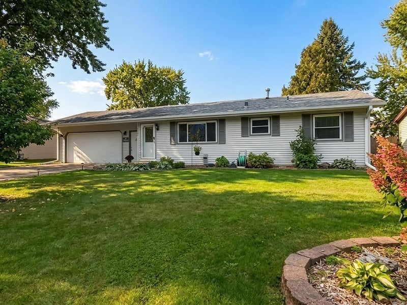 4247 Sandstone Dr, Eagan, MN 55122