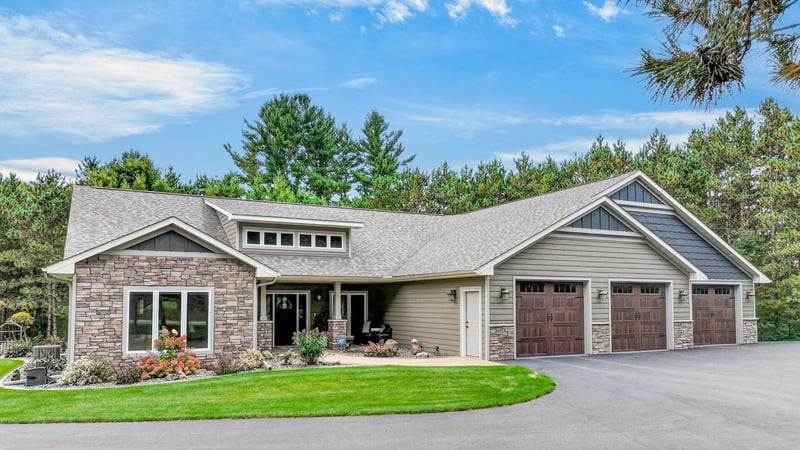 S9165 Lowes Creek Rd, Eleva, WI 54738