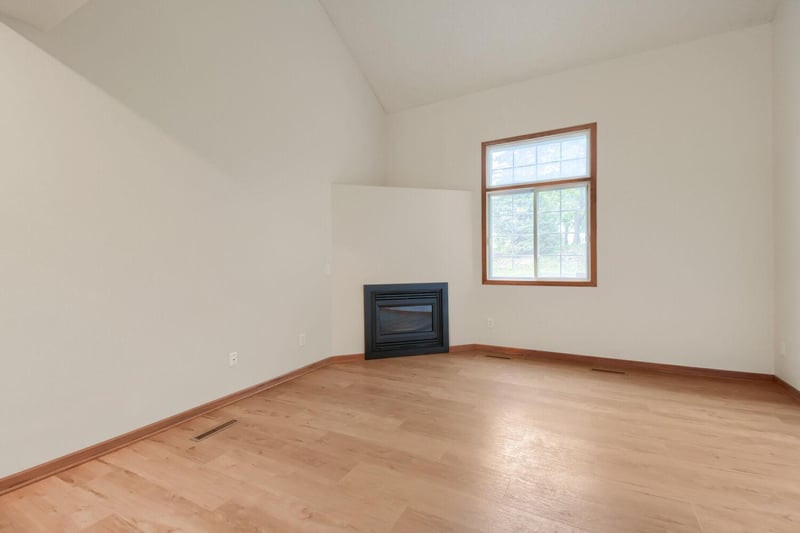 3710 Vermilion Ct S, Eagan, MN 55122