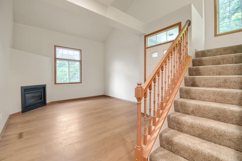 3710 Vermilion Ct S, Eagan, MN 55122