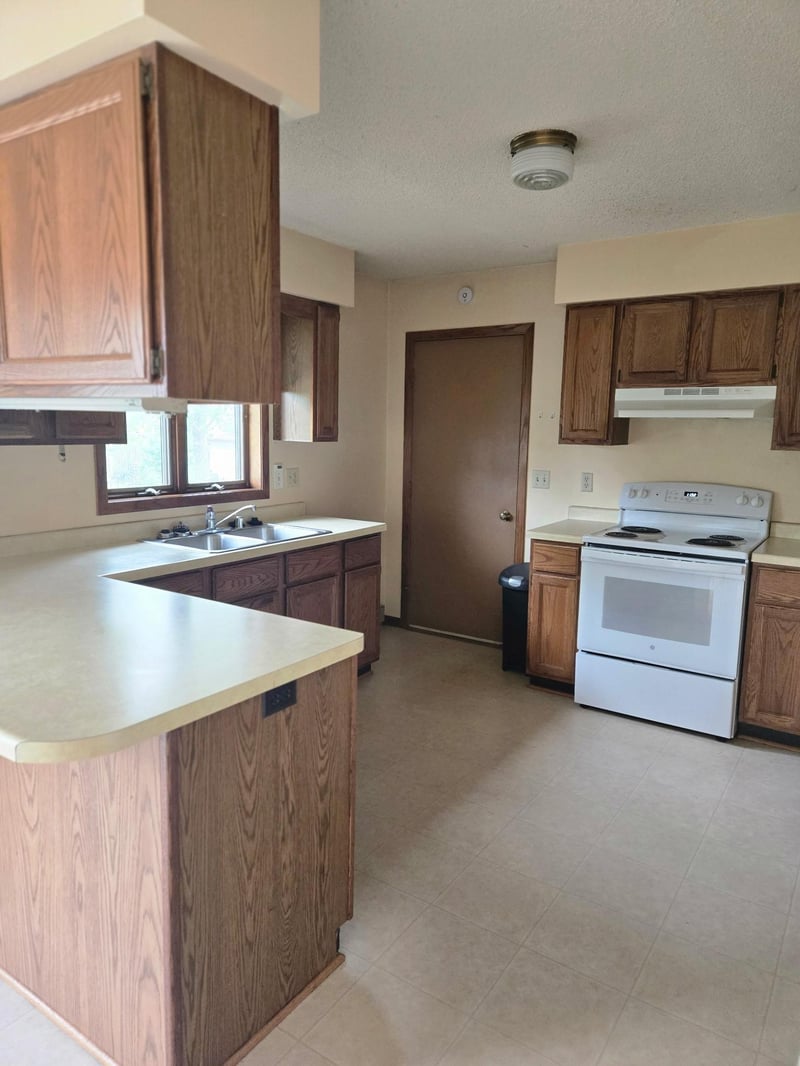 816-818 Dorbe St, Eau Claire, WI 54701