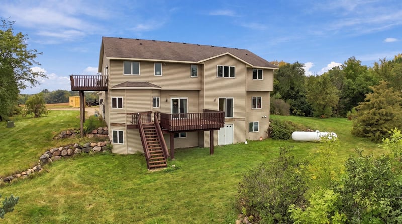 8925 280th St W, Northfield, MN 55057