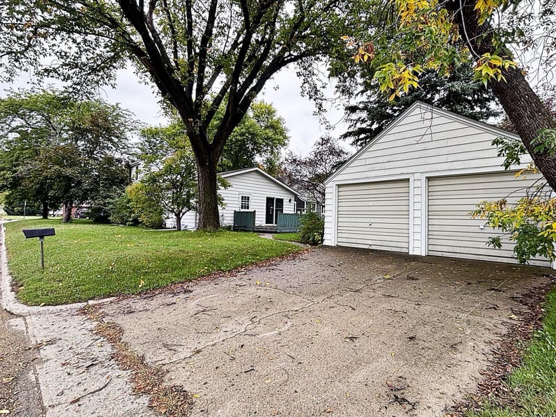 802 12th St N, Benson, MN 56215