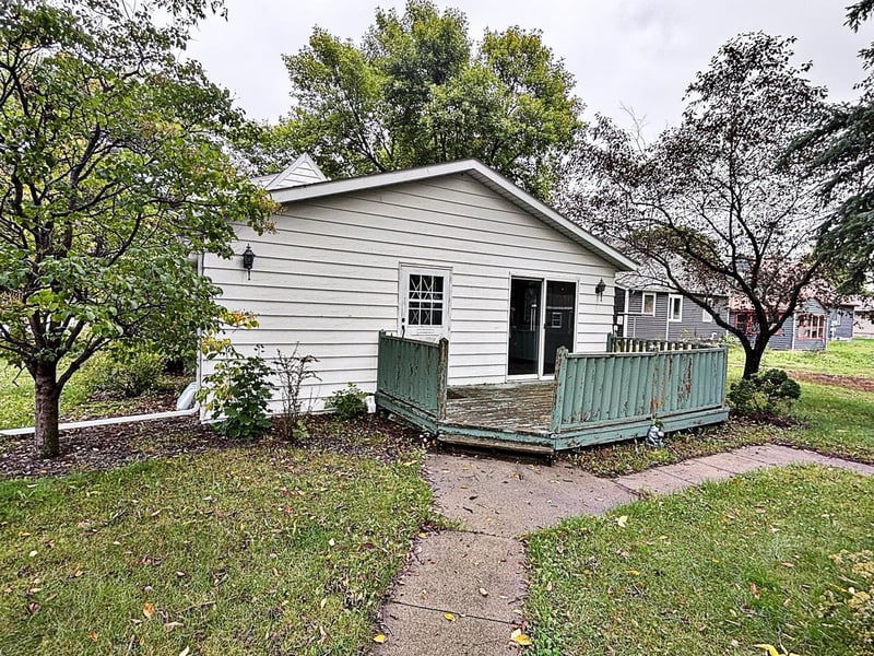 802 12th St N, Benson, MN 56215