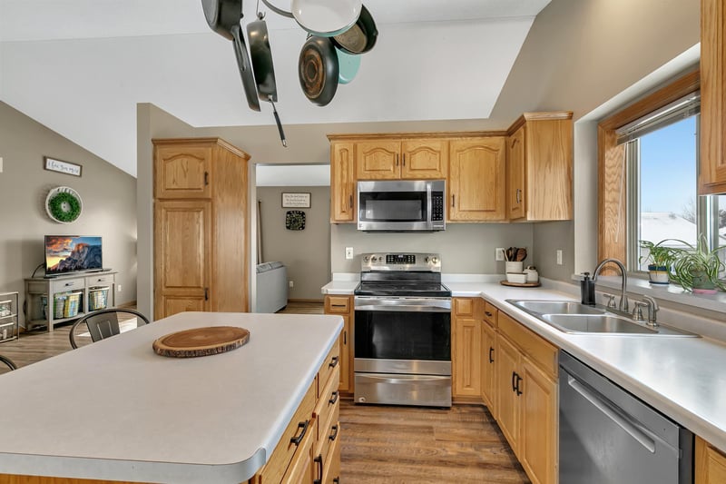 1024 4th St N, Sartell, MN 56377