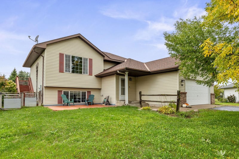 109 Homestead Cir, Buffalo, MN 55313