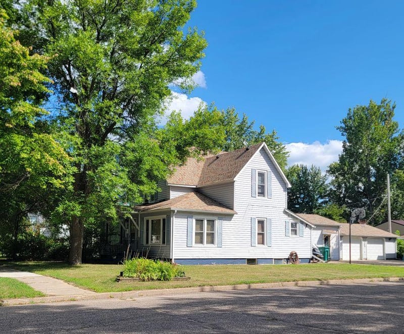 521 3rd St NW, Aitkin, MN 56431