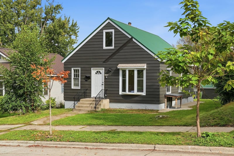 3746 Russell Ave N, Minneapolis, MN 55412