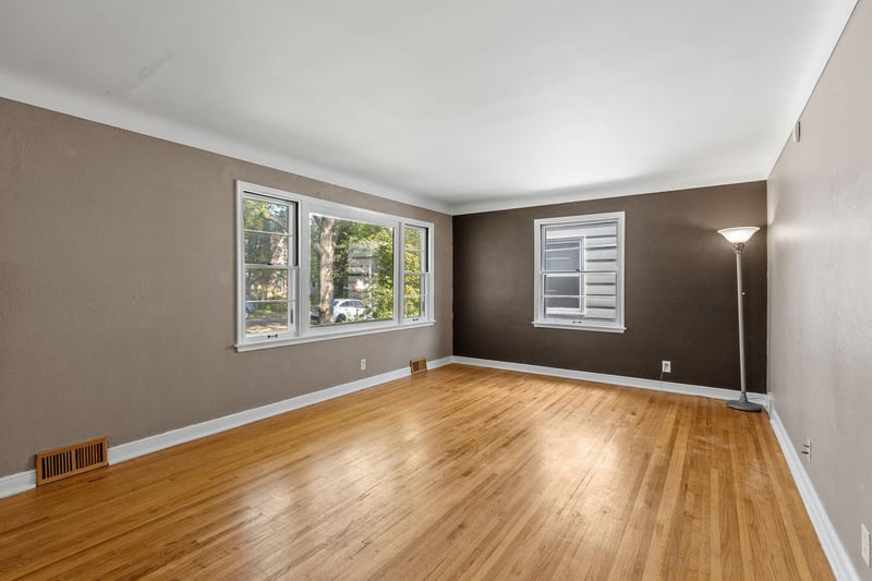 906 Sherwood Ave, Saint Paul, MN 55106