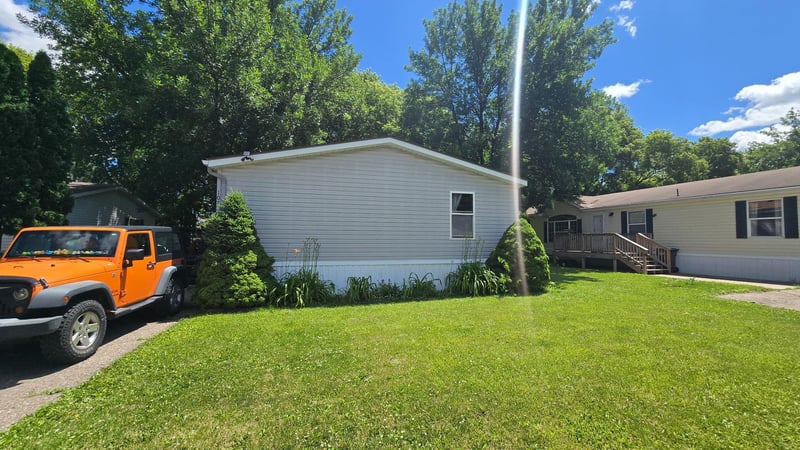 107 Hilton Ct, Mankato, MN 56001