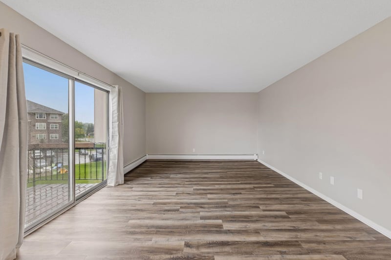 2800 Hillsboro Ave N #307, New Hope, MN 55427