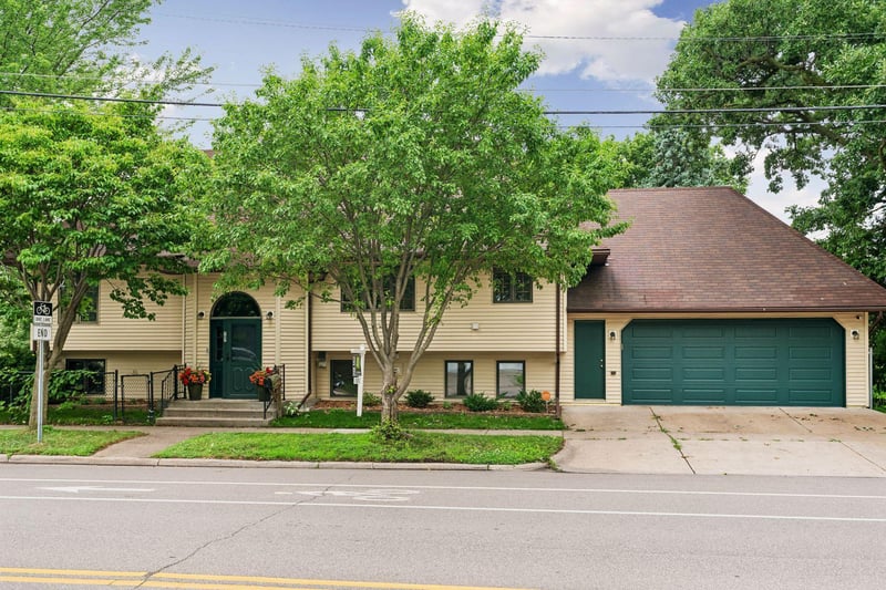 707 Hamline Ave S, Saint Paul, MN 55116