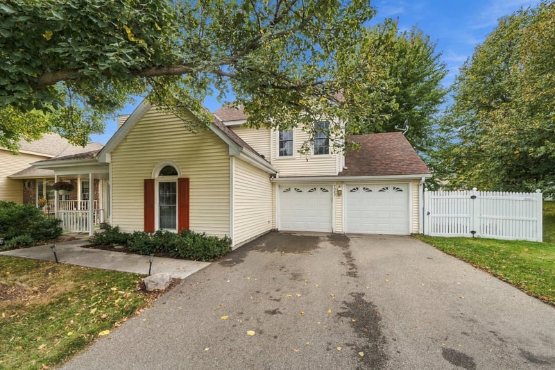 7505 W 111th St, Bloomington, MN 55438