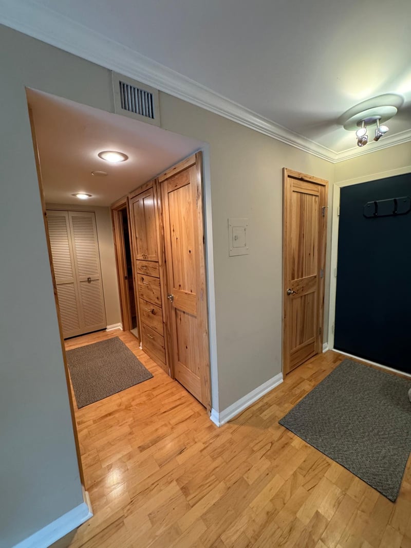 210 W Grant St #615, Minneapolis, MN 55403