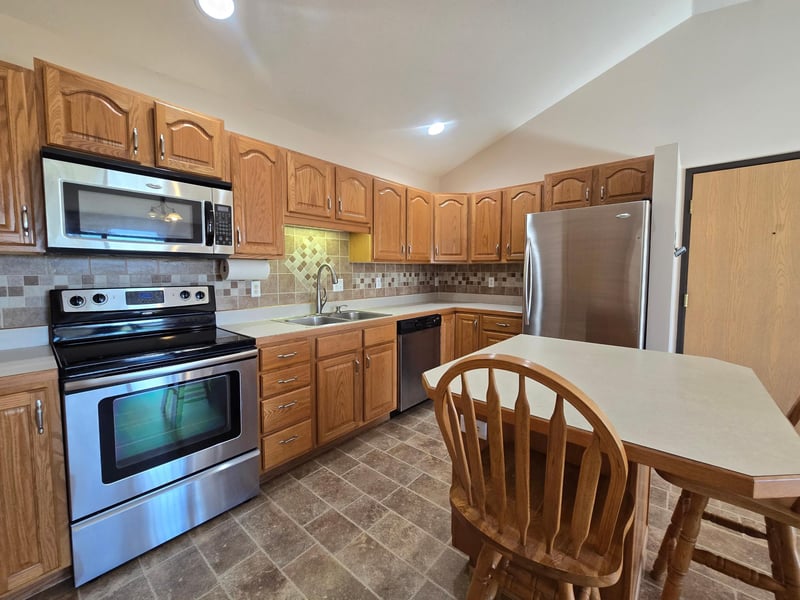 405 Clausen Ave SW #5, Bemidji, MN 56601