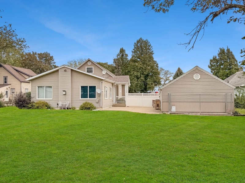 1221 Mechanic St, Edgerton, MN 56128