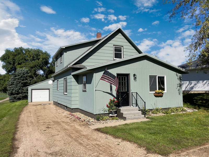 404 E Cottonwood St, Springfield, MN 56087