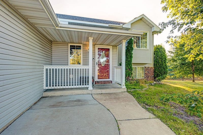 40737 Fahrion Rd, North Branch, MN 55056