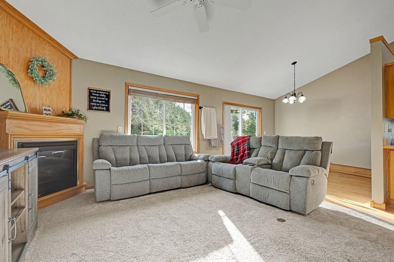 40737 Fahrion Rd, North Branch, MN 55056