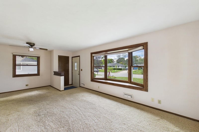 8831 Greenway Ave S, Cottage Grove, MN 55016