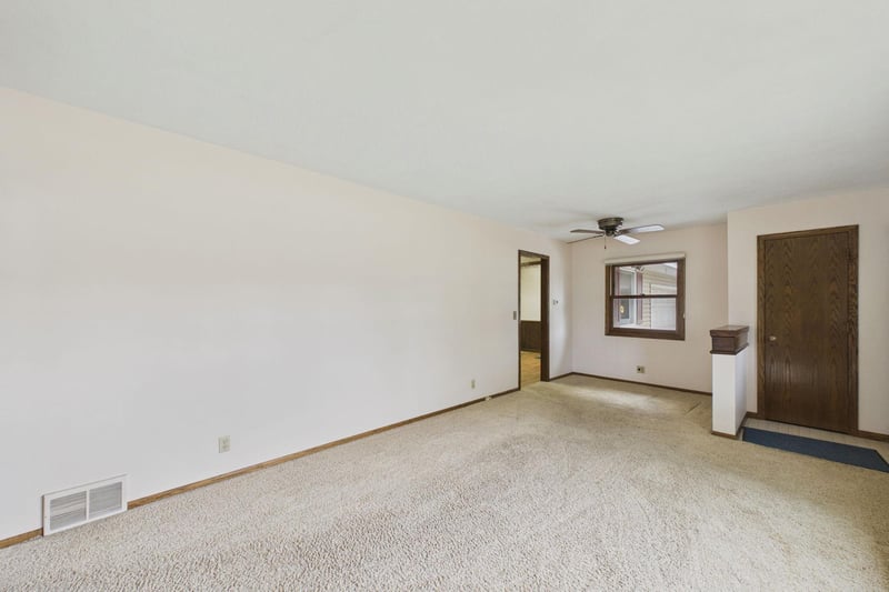 8831 Greenway Ave S, Cottage Grove, MN 55016