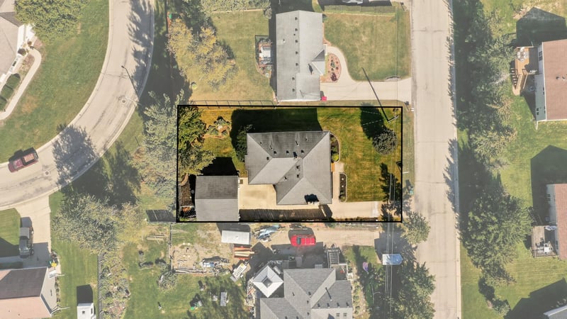 215 Highland Ct SW, Rochester, MN 55902