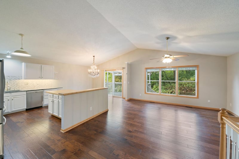 14803 Upper 56th St N, Oak Park Heights, MN 55082