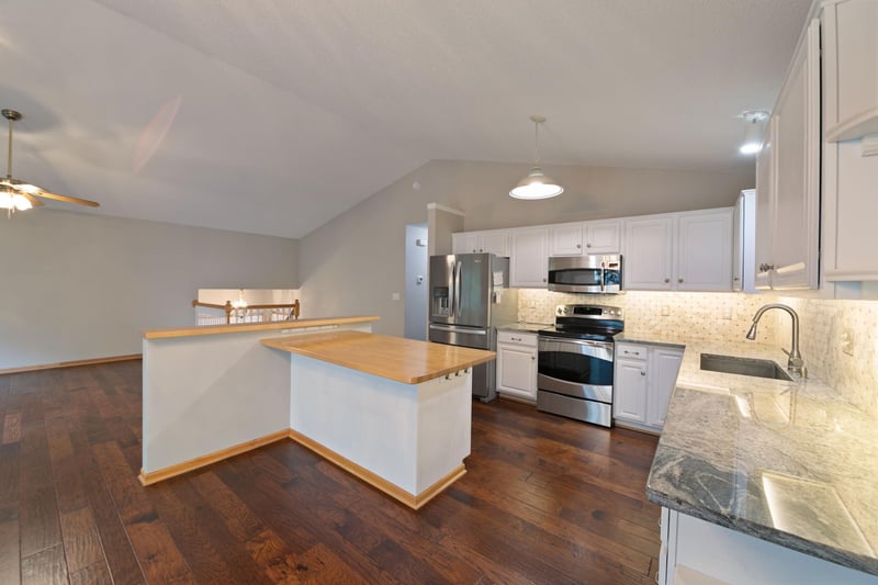 14803 Upper 56th St N, Oak Park Heights, MN 55082