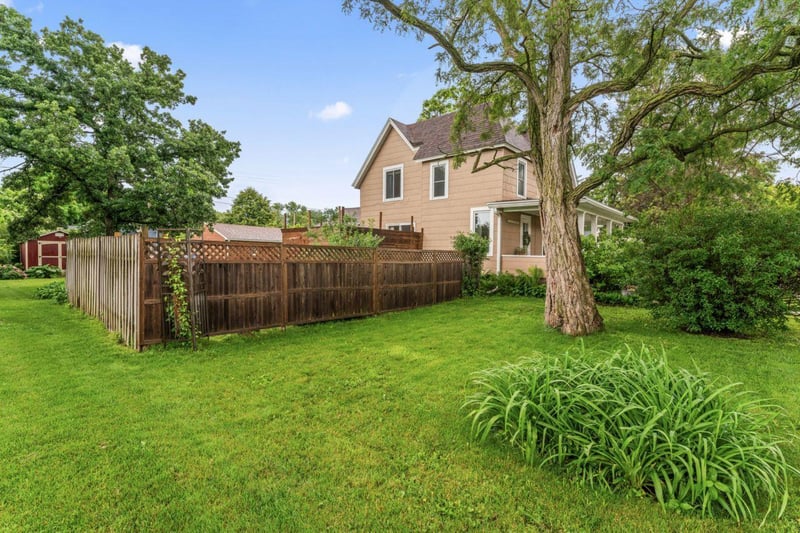 321 1st Ave SE, Pine Island, MN 55963