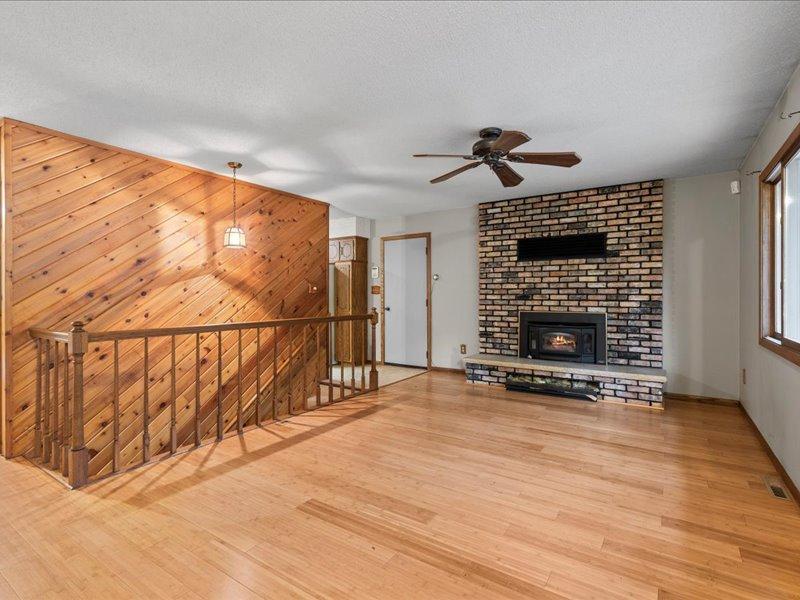 12863 Kingwood Dr, Baxter, MN 56425