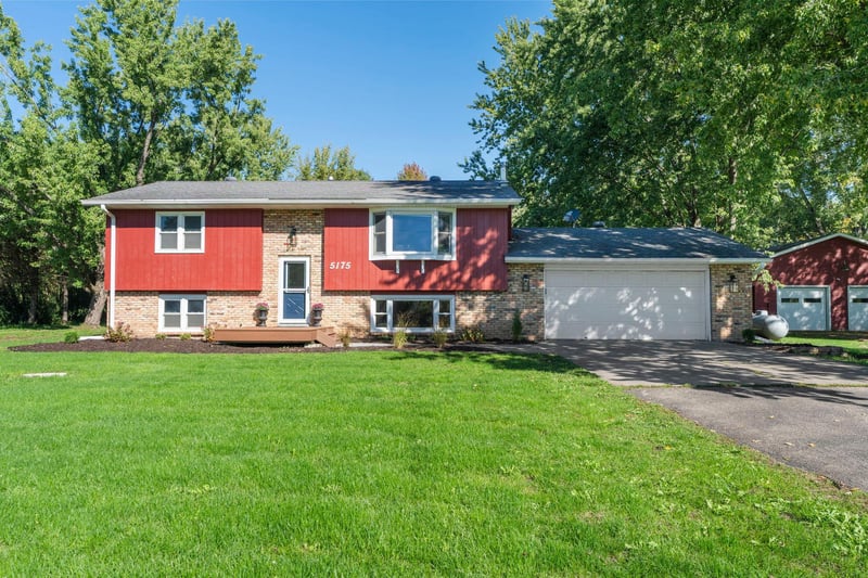 5175 240th St E, Hampton, MN 55031