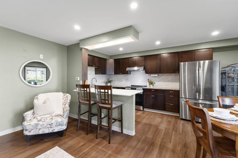 3304 River Bluff Dr #75, Eagan, MN 55121