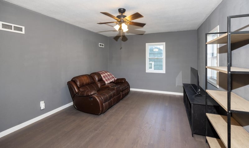 311 15th St S, Moorhead, MN 56560