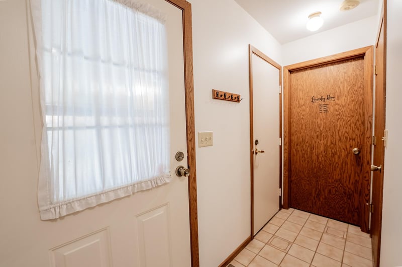 3379 Southgate Ct #B, Eau Claire, WI 54701