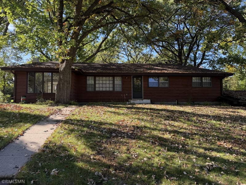 43 Suzanne Ave, Vadnais Heights, MN 55127